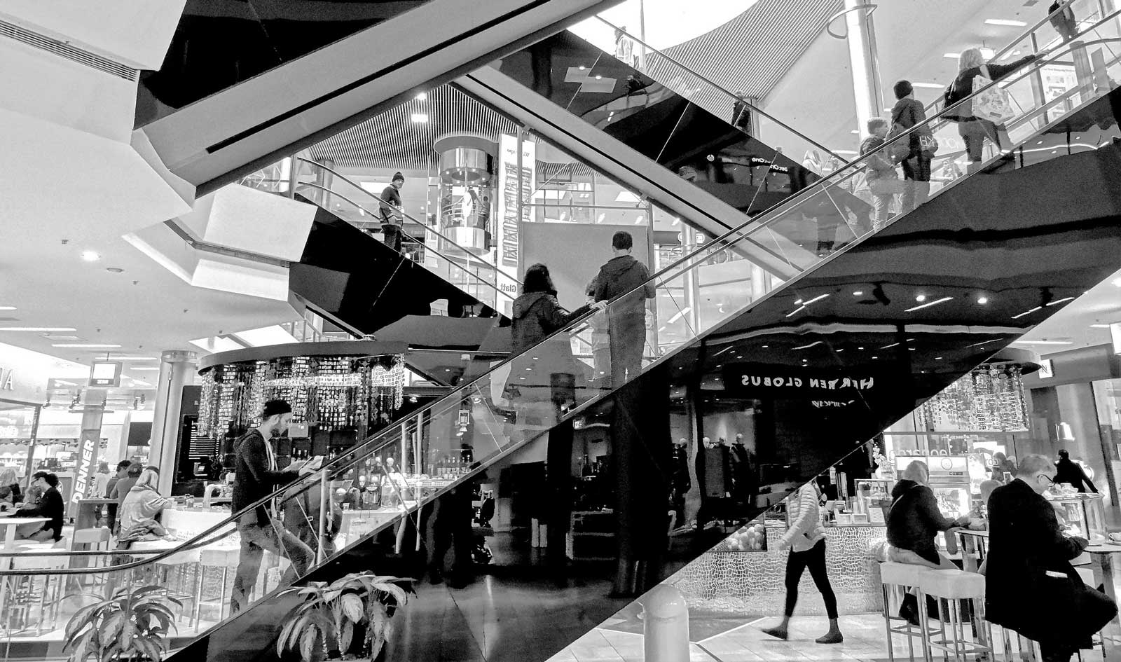s'équiper pour la fête, acheter des articles de fête et réserver des prestations